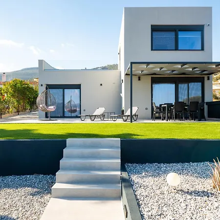 Luxury Akti Villa Alivérion