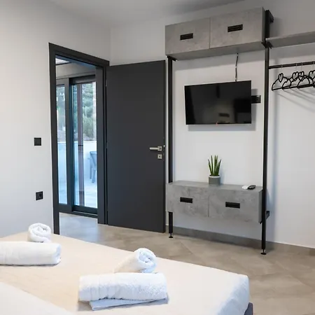 Luxury Akti Villa Alivérion