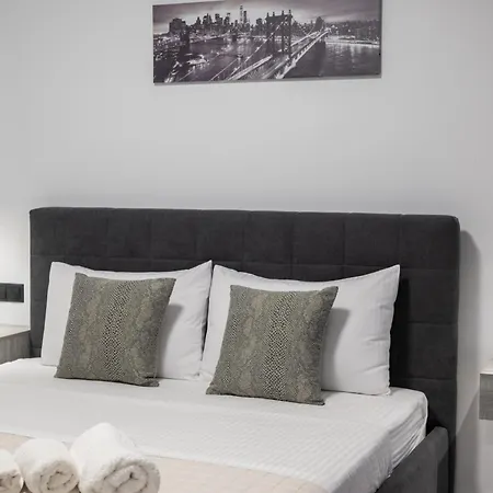 فيلة Luxury Akti ألفيريون