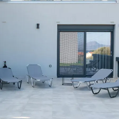Luxury Akti Villa Alivérion