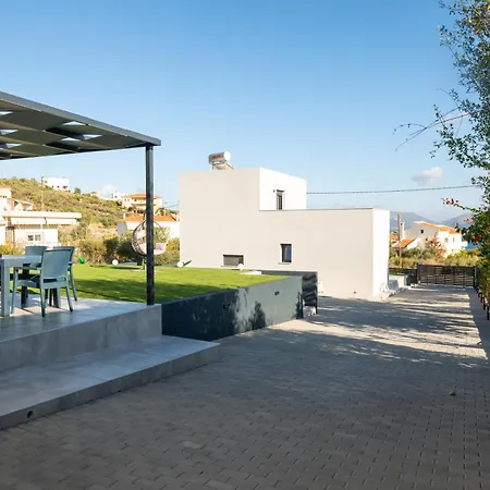 Luxury Akti ألفيريون