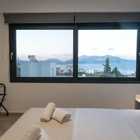 Luxury Akti Villa Alivérion